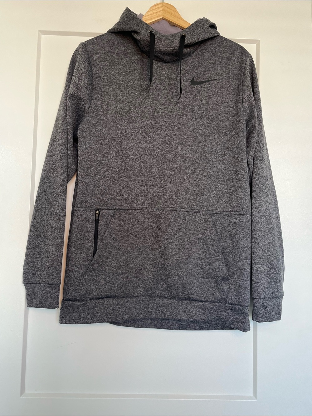 Nike Dri-FIT Gray Fleece Hoodie Women’s Small Standard Fit